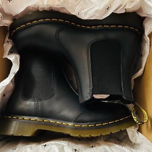 Dr. Martens Chelsea Ankle boots